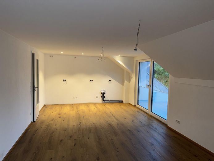 Wohn-/Esszimmer Küche