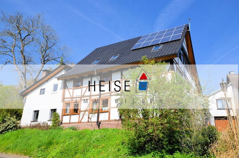 Fachwerkhaus in landschaftlich reizvoller Dorfrandlage mit Sicht in die - Rühler-Schweiz - – Heise Immobilien - Golmbach - Landhaus mit Gartenhaus uvm.