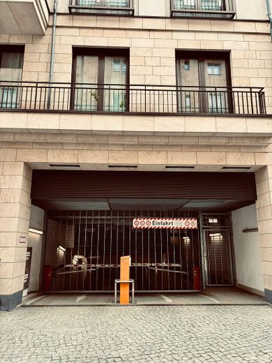 Provisionsfrei: Außergewöhnliche Dachgeschosswohnung mit Blick über Berlin und toller Dach-Terrasse – Einfahrt Tiefgarage
