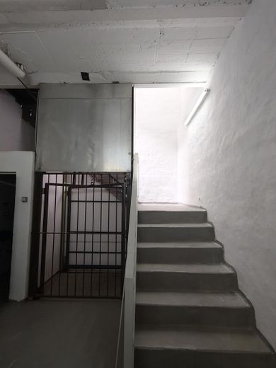 ! Hinterhof ! Rendite oder Büro, Praxis, Handwerker, Artelier, Lager, Halle, Ausstellung, Garage – Treppe 1 UG Zum Hof 