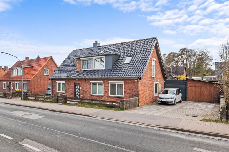 Ein Zuhause zum Ankommen und Wohlfühlen - Mit Gartenparadies und Pool – Hauansicht