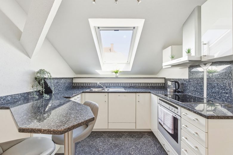 Charmante 4,5-Zimmer Dachgeschosswohnung – Küche