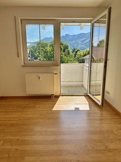 Schlafzimmer mit Ostbalkon