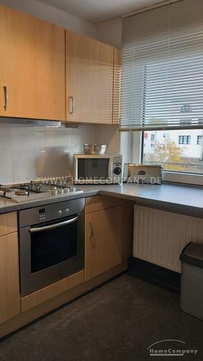 شقة من 3 غرف، مفروشة، الطابق الرابع، لوجيا، مجهزة بالكامل، وسط المدينة. – 0ec192e1d644f7f3fe8a008ba681dcf3c553d072.jpg
