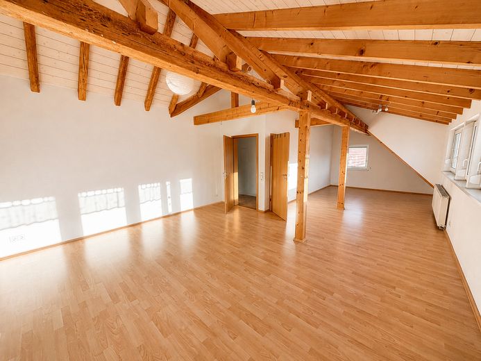 212 qm Familienhaus  - Alleinnutzung oder 2 separate Wohnungen – DG