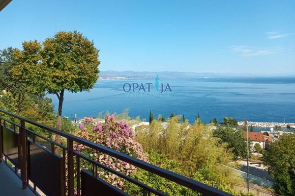 Appartamento a Ičići, Opatija - Dintorni, 104m2