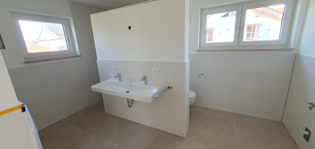 Новый отдельно стоящий дом – Badezimmer