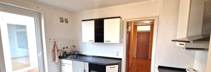 Küche mit Balkon