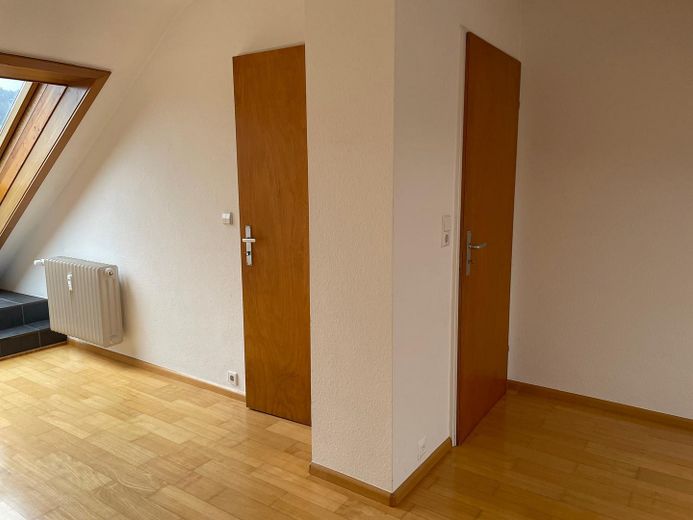 En iyi konumda, konforlu 3 odalı çatı katı dairesi – Fotoğraf 3