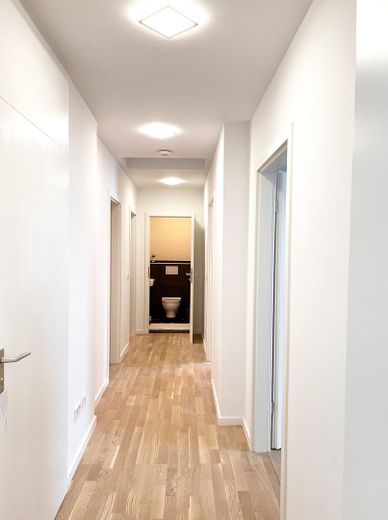 Modern, stilvolles Penthouse  mit guter Anbindung an die Münchner Innenstadt und Augsburg – Flur