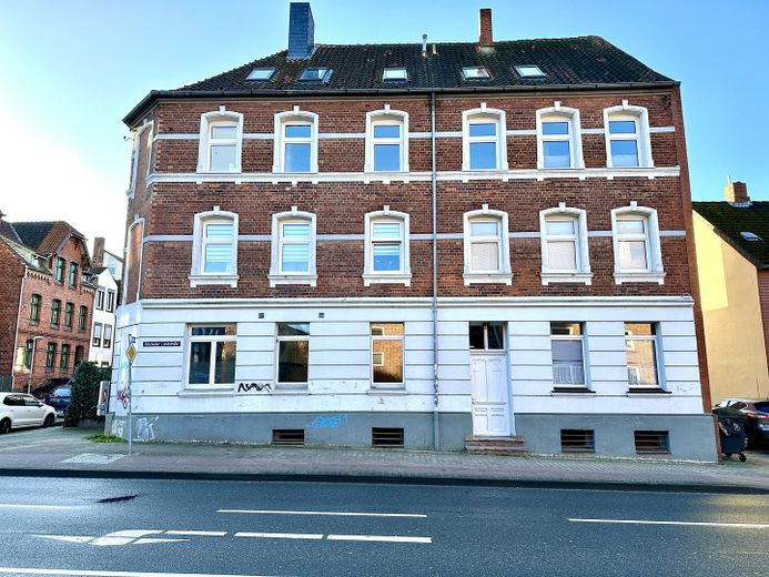 Stilvolles City-Apartment mit Bahnhofsnähe: Komfortables Wohnen in Lüneburg – Eingang