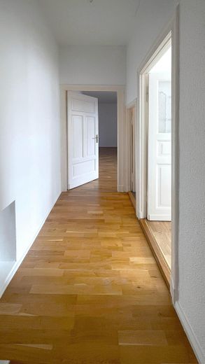 Luminoso apartamento antiguo de 1 habitación con cocina independiente – disponible para ocupar de inmediato – Flur