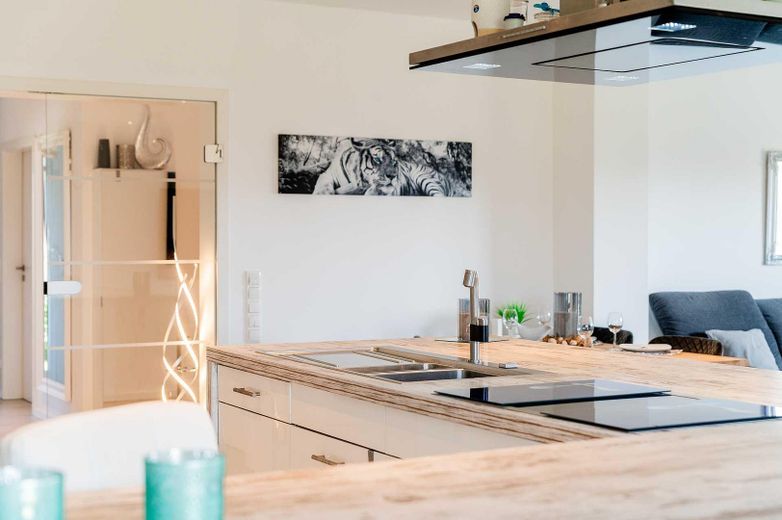 Modernste Wohntechnik trifft zeitlose Eleganz – Ihr Energie-Sparwunder in Schafflund – Foto 23