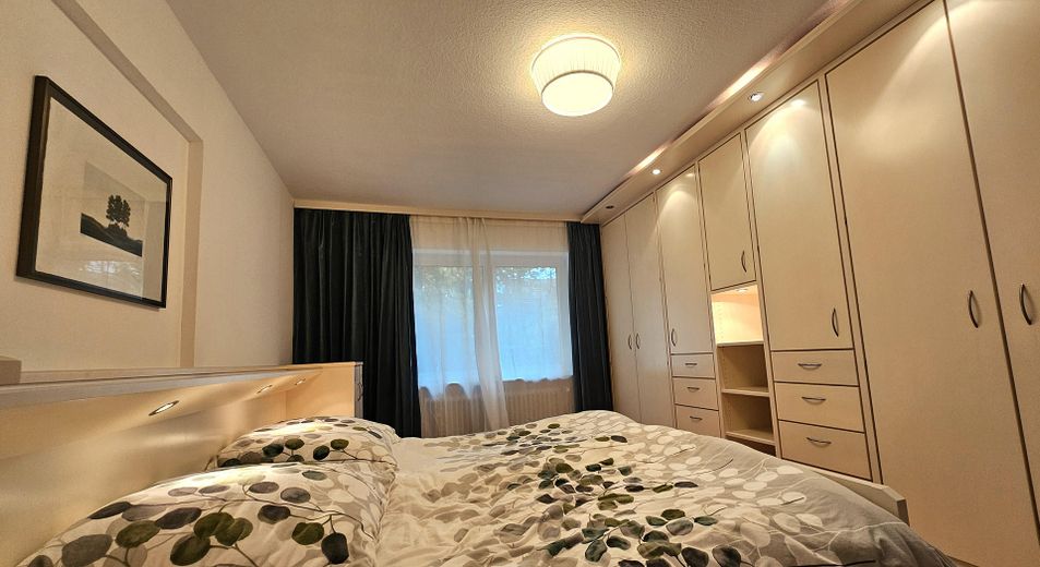 Abitare con tranquillità e stile tra Monaco e le montagne - completamente arredato – Schlafzimmer
