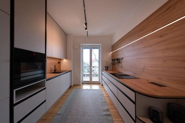 Frisch saniert & bezugsfertig I 3-Zimmer I Einbauküche I riesiger Sonnenbalkon - von privat – Küche