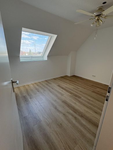 Schlafzimmer_offenes Rollo
