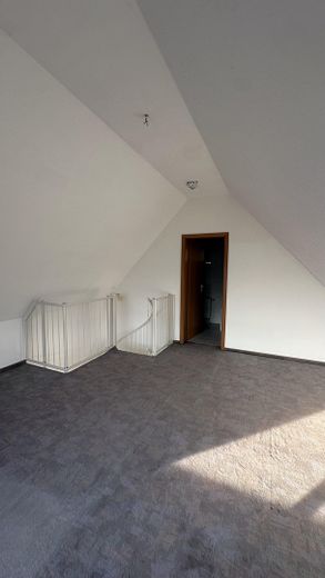 Schlafzimmer Blick auf Bad