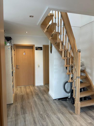 Flur /  Treppe zum Dachgeschoß