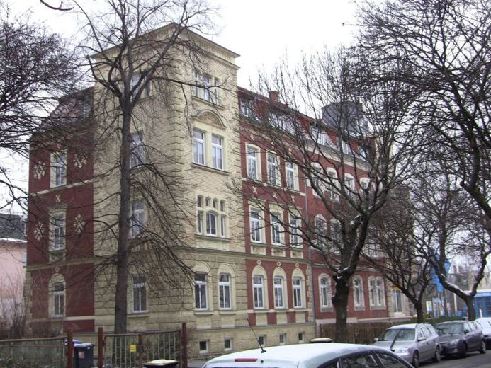 Großes Dachgeschoss-Apartment in Pölbitz mit Einbauküche und Stellplatz! – Foto 1