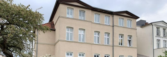 3-Raumwohnung mit PKW-Stellplatz, Küche und Keller