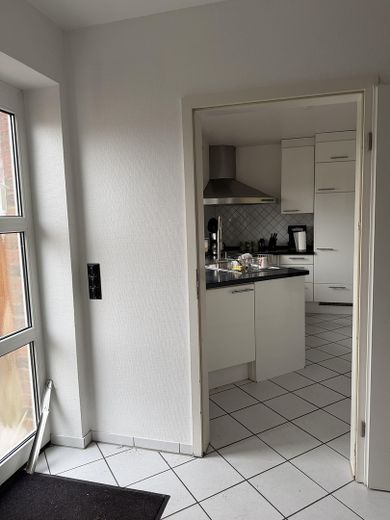 Eingang mit Blick in die Küche