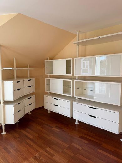 3 Zimmerwohnung mit 3 Tiefgaragenplätzen und 4 Balkonen – Schlafzimmer