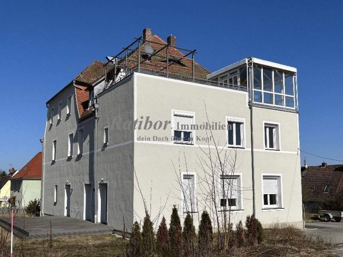 Außergewöhnliche und sehr großzügige 5 Zimmer Mansardenwohnung mit Dachterrasse und Wintergarten – Foto 1