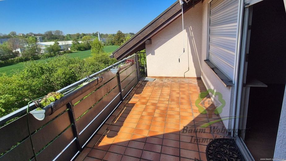 Provisionsfrei! Gepflegte Dachgeschosswohnung mit Balkon und ausgebauter Nutzfläche – Balkon