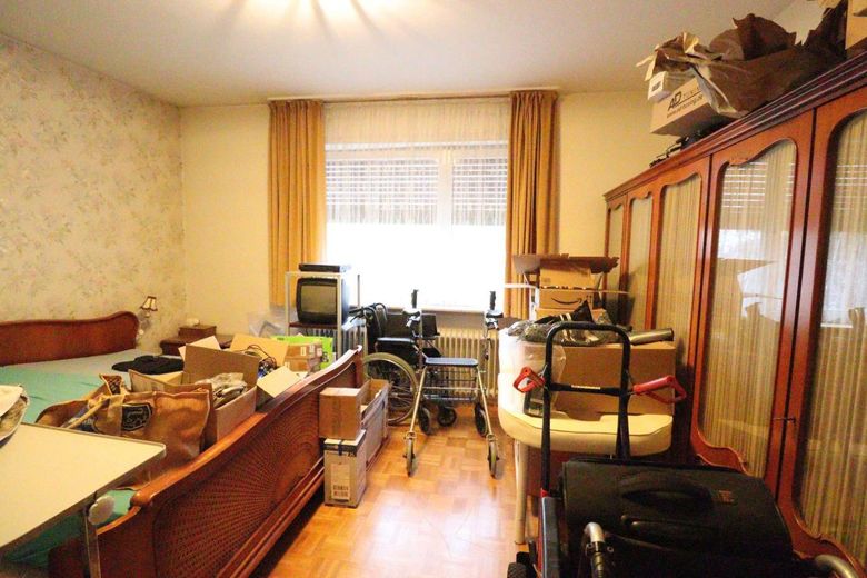 WRS Immobilien - käuferprovisionsfrei - Wiesbaden-Bierstadt - Villa in ruhiger bevorzugter Wohnlage – EG - Schlafzimmer - Bild 2
