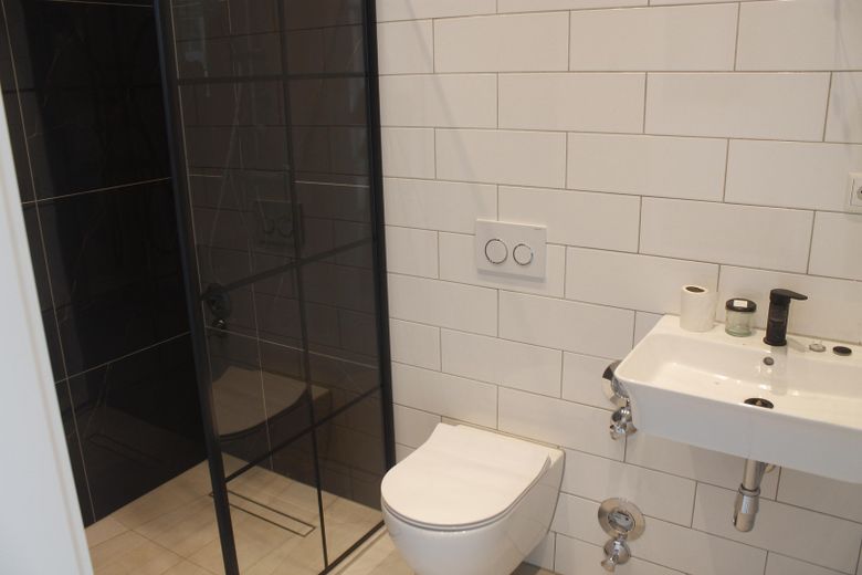 سكن حصري بإطلالة بانورامية – Gäste WC 