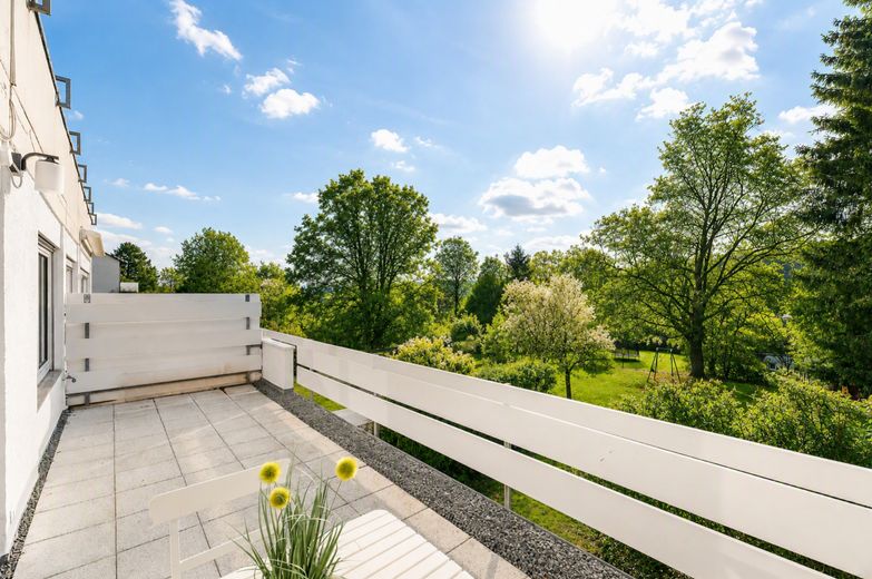***SOFORT BEZIEHBAR SCHÖNE 2-ZIMMER-WOHNUNG MIT TERRASSE IN STUTTGART VAIHINGEN DACHSWALD*** – TERRASSE SÜDAUSBLICK