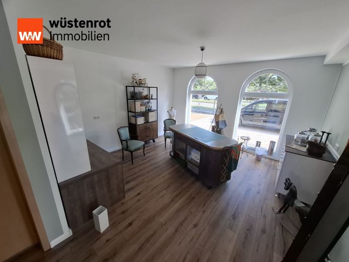 Energieeffizient! Modernes Wohn-und Gewerbehaus mit multiplen Möglichkeiten in Schönefeld zu verkaufen – Gewerbebereich