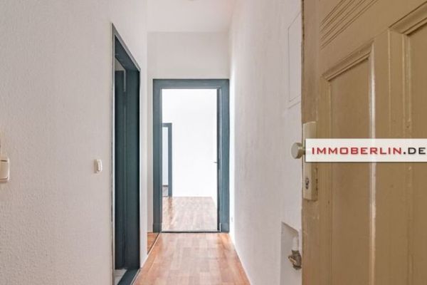 IMMOBERLIN.DE - Helle einzugsfreie Altbauwohnung mit ruhiger Terrasse in beliebter Kiezlage