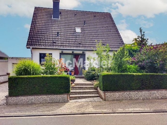Im Grünen wohnen: Einfamilienhaus mit Charme in ruhiger Lage von Vettweiß – Foto 1