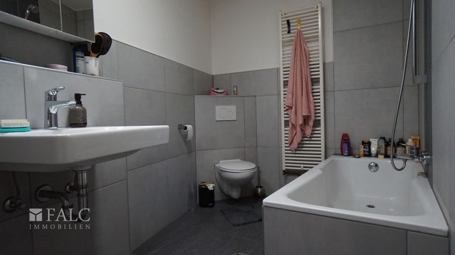 Komplette saniert 300 m² Fachwerkhaus und ca. 2.800 m² Grundstück – Badezimmer EG