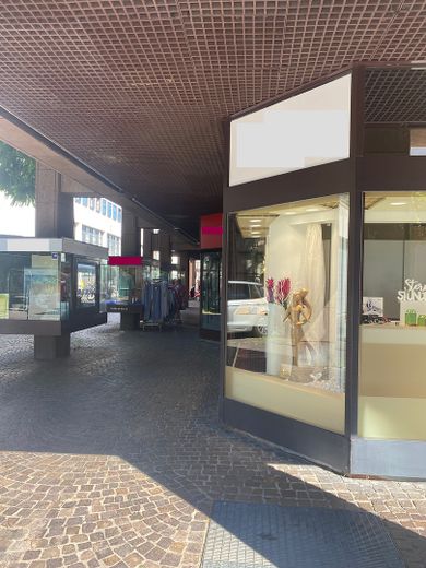 Attractive commercial property in a prime location – Blick zur Fußgängerzone