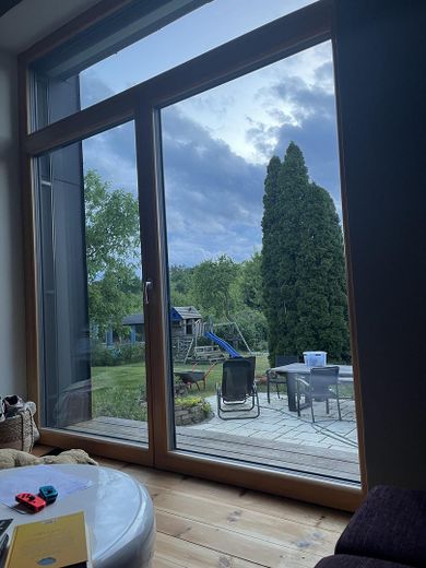 PROVISIONSFREIES JUWEL - Sanierte Altbauvilla mit großem Garten – Blick von Sofa