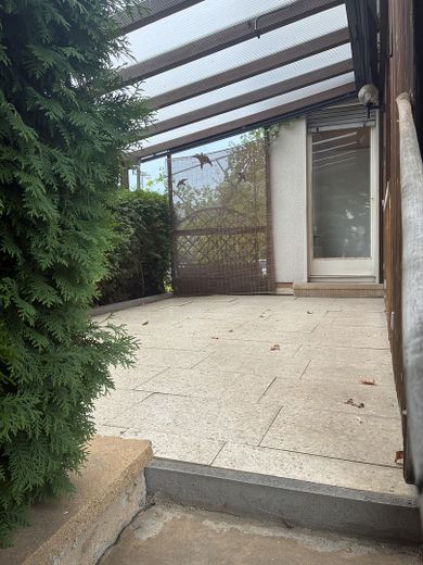 Wolnostojący dom dwurodzinny z potencjałem i dużym ogrodem, 170 m² – Terasse