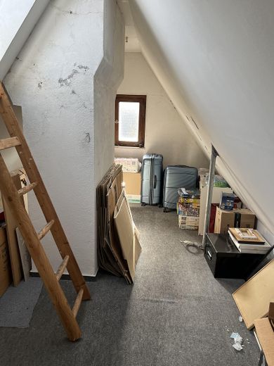 !!! SENZA PROVVIGIONE - Affascinante casa unifamiliare in una tranquilla zona con limite di 30 km/h – Dachboden