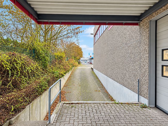 Ca. 1.700 m² Gewerbe-/Lagerfläche in Braunschweig-Stöckheim – befristet zu vermieten – Andienung Rampe