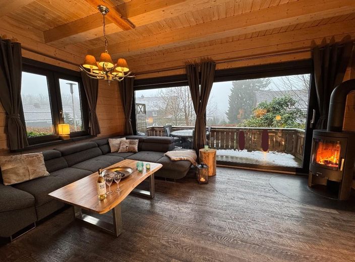 6 casas de troncos/casas de vacaciones con muy buena rentabilidad, en ubicación privilegiada. Venta individual o conjunta posible. – Foto 10