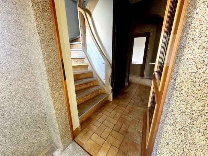 Wohnensemble aus zwei verbundenen Hausteilen – 244 m² Wohnfläche, Wintergarten & Sauna – Vordereingang