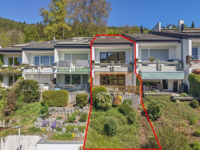 Sonniges Reihenmittelhaus mit besonderem Charme und unverbaubarem Tal-Blick – फोटो 1