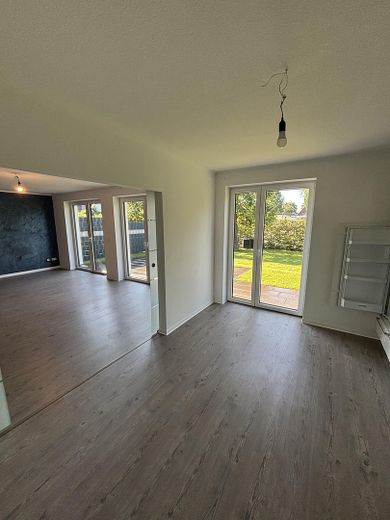 Casa unifamiliare, bungalow 2019 in condizioni pari al nuovo in bella posizione – Foto 11