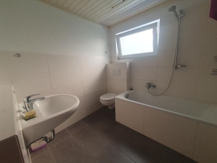 Bad mit Badewanne