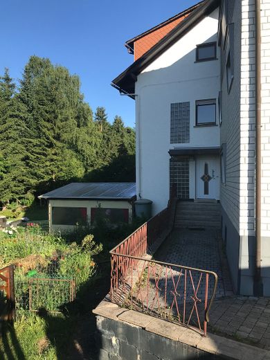 यहाँ सामुदायिक/बहु-पीढ़ी आवास संभव है! – Separater Eingang zu Haus 2