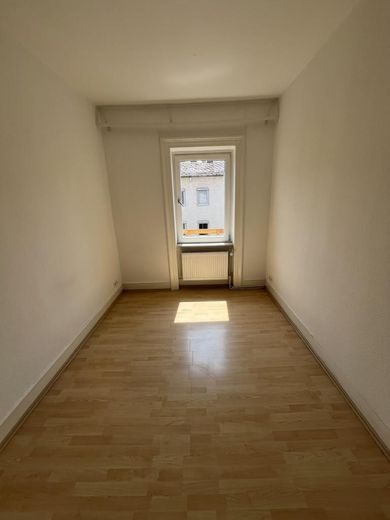 Charming 4-room apartment with kitchen and bathroom and a new fitted kitchen – Zimmer 2