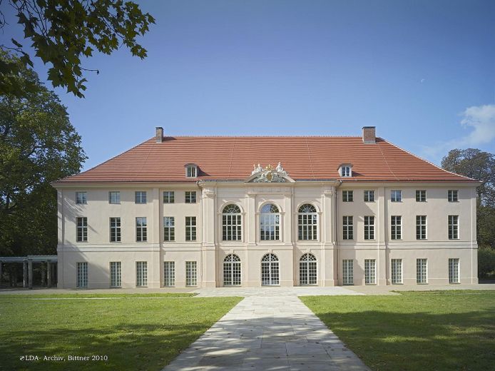 Ático en una amplia zona verde – Schloss