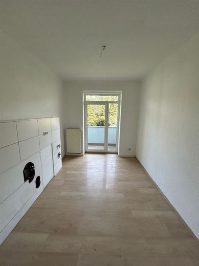 Großzügige 2-Zimmer mit Laminat, Balkon und Wannenbad zum Toppreis in ruhiger Lage! – PHOTO-2025-04-29-09-05-54_6