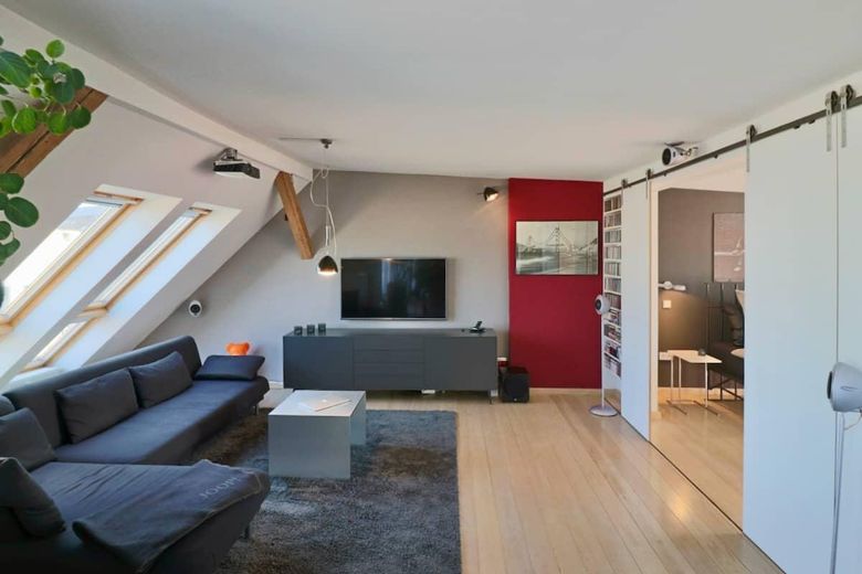 PROVISIONSFREI: Dachgeschoss-Maisonette im Bergmannkiez – Wohnbereich 5. OG